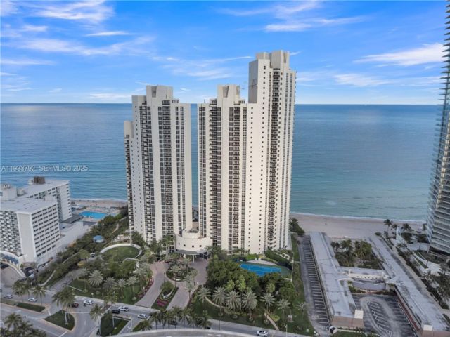  2 BR,  2.50 BTH &nbsp; style home in Sunny Isles Beach