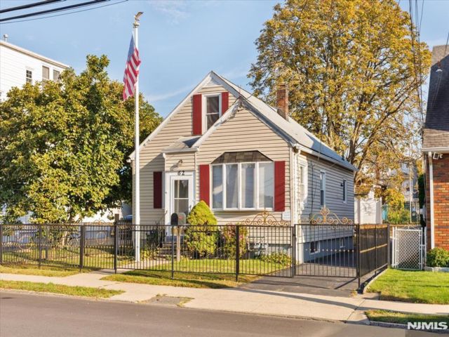  4 BR,  2.50 BTH &nbsp; style home in Wallington