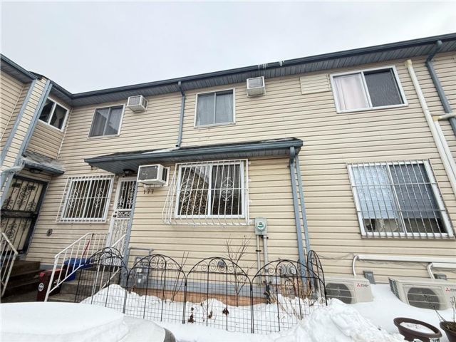  2 BR,  2.00 BTH &nbsp;Single family style home in Park Hill