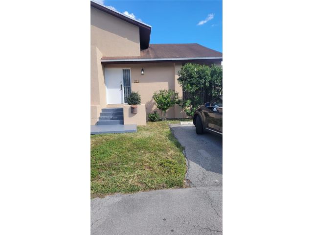  4 BR,  3.00 BTH &nbsp;Other style home in Miami