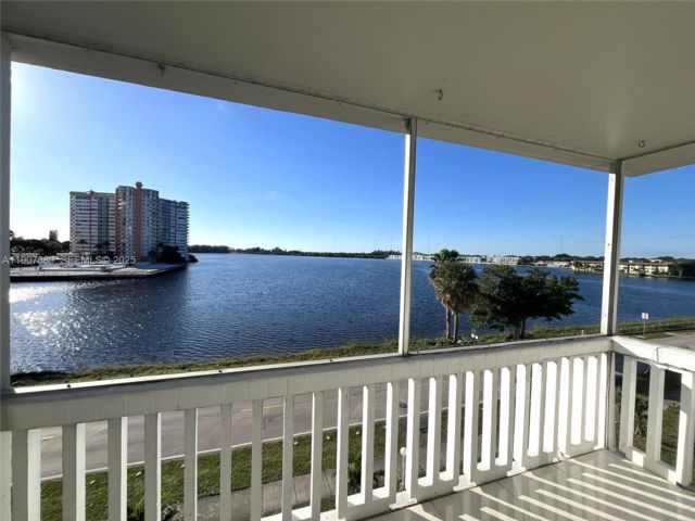  2 BR,  1.50 BTH &nbsp; style home in Miami