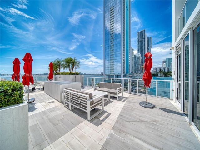  2 BR,  2.00 BTH &nbsp; style home in Miami