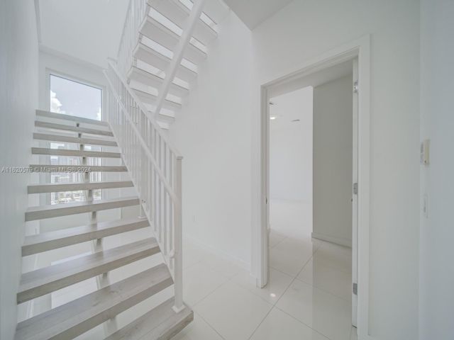 [PHOTO]