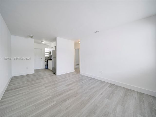  2 BR,  1.00 BTH &nbsp;Apartment style home in El Portal