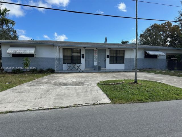  2 BR,  1.00 BTH &nbsp; style home in Hallandale