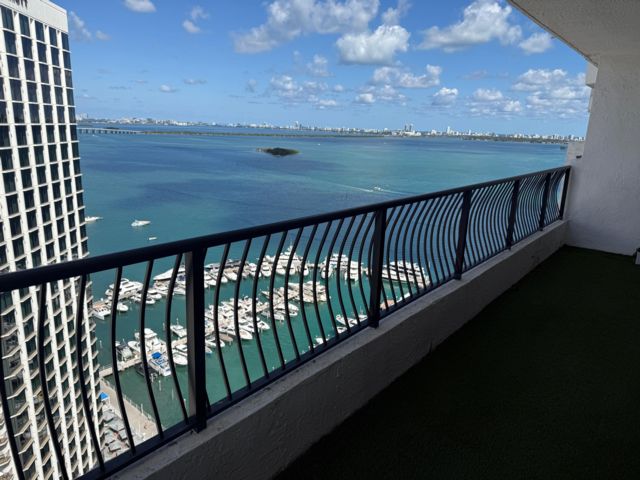  1 BR,  1.50 BTH &nbsp;Apartment style home in Miami