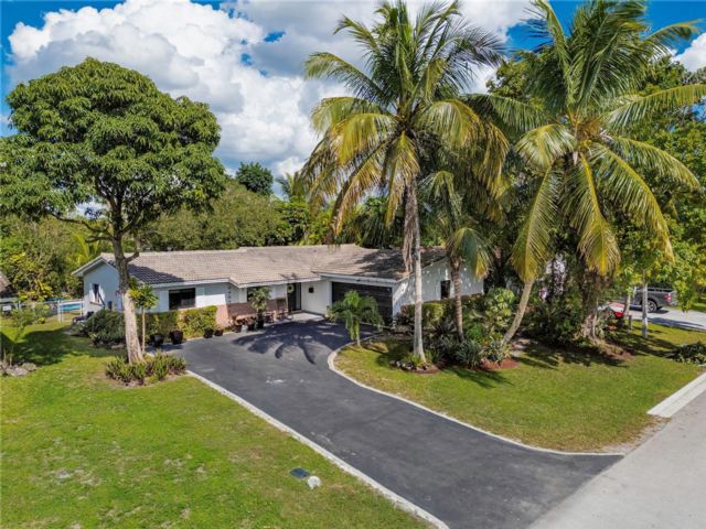  3 BR,  2.00 BTH &nbsp; style home in Coral Springs