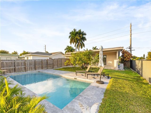  4 BR,  2.00 BTH &nbsp; style home in Dania