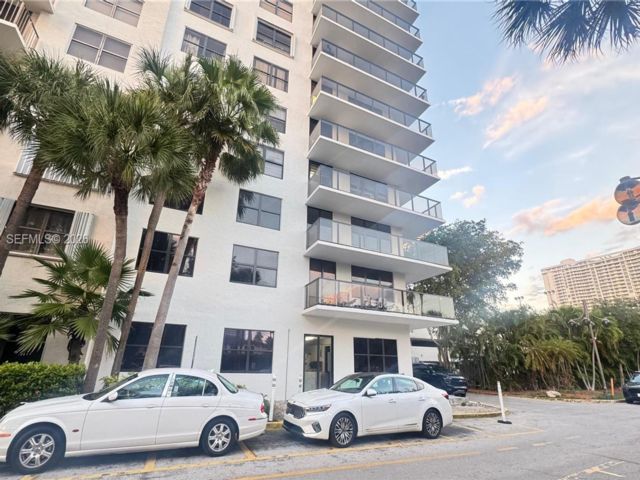  2 BR,  2.00 BTH &nbsp; style home in Aventura