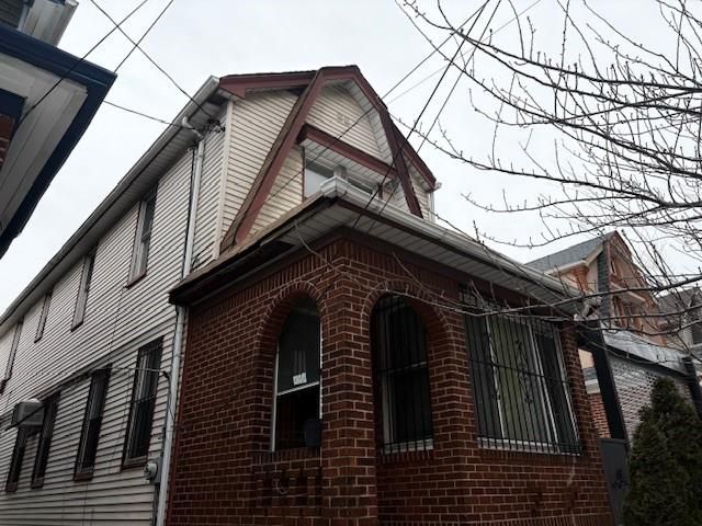  3 BR,  2.00 BTH &nbsp;Single family style home in East Flatbush