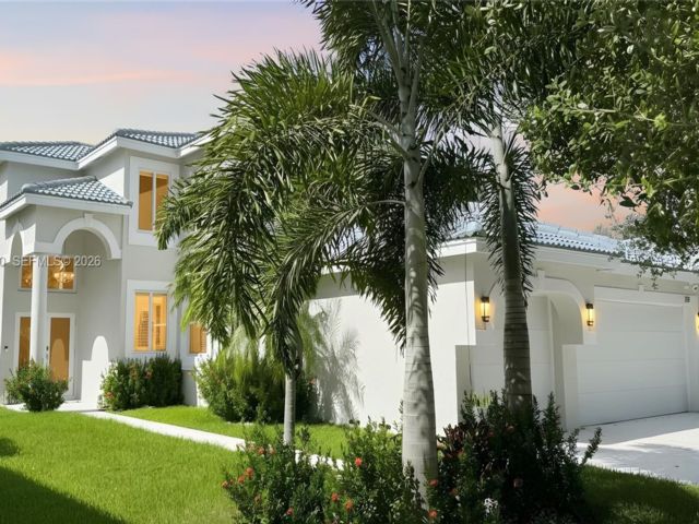  5 BR,  3.00 BTH &nbsp; style home in Pembroke Pines