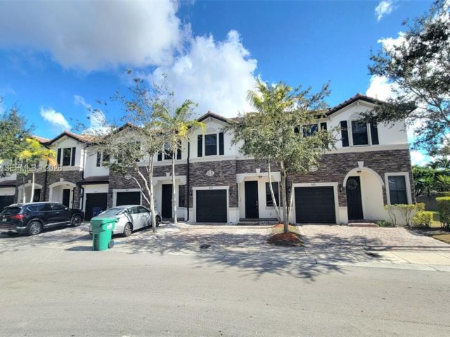 [Miami Real Estate, listing number 3330651]