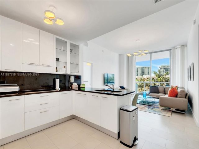  2 BR,  2.00 BTH &nbsp; style home in Miami Beach