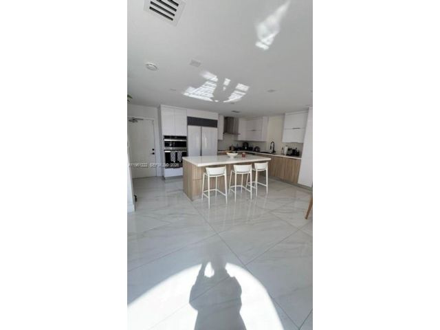  4 BR,  3.00 BTH &nbsp; style home in Medley