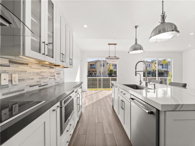  3 BR,  2.00 BTH &nbsp; style home in Aventura