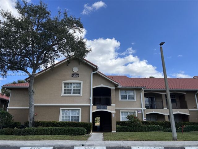 [Pembroke Pines Real Estate, listing number 3330735]