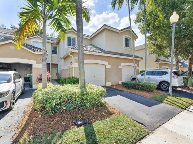  3 BR,  2.50 BTH &nbsp; style home in Weston