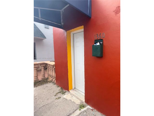  1 BR,  1.00 BTH &nbsp; style home in Miami