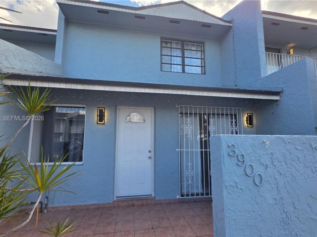  3 BR,  2.00 BTH &nbsp; style home in Miami