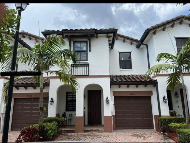  3 BR,  3.00 BTH &nbsp;Townhouse style home in Medley