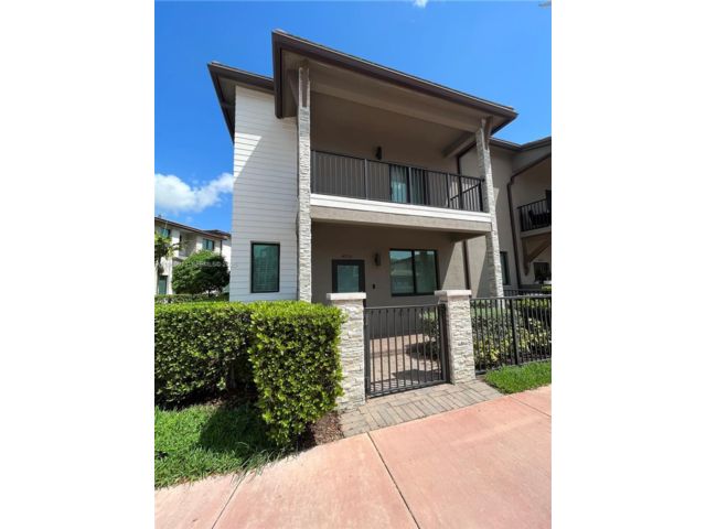  3 BR,  2.50 BTH &nbsp; style home in Medley