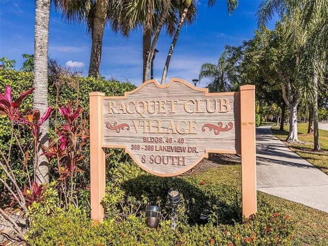  2 BR,  2.00 BTH &nbsp; style home in Weston