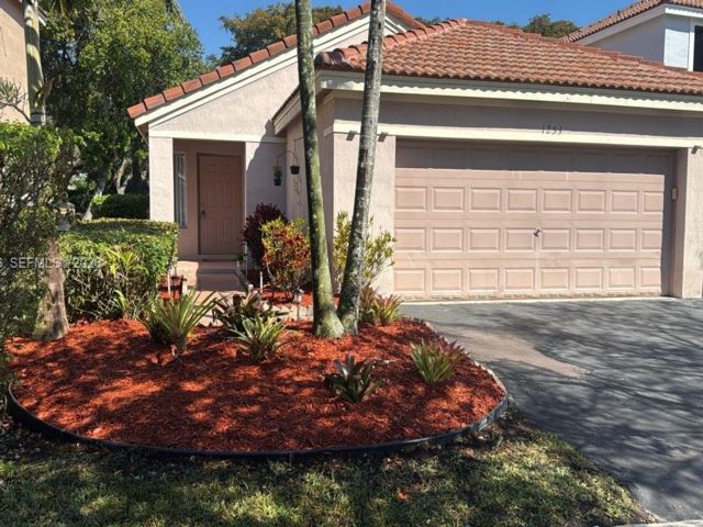  3 BR,  2.00 BTH &nbsp; style home in Weston