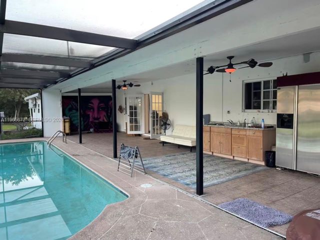  4 BR,  3.00 BTH &nbsp; style home in Homestead