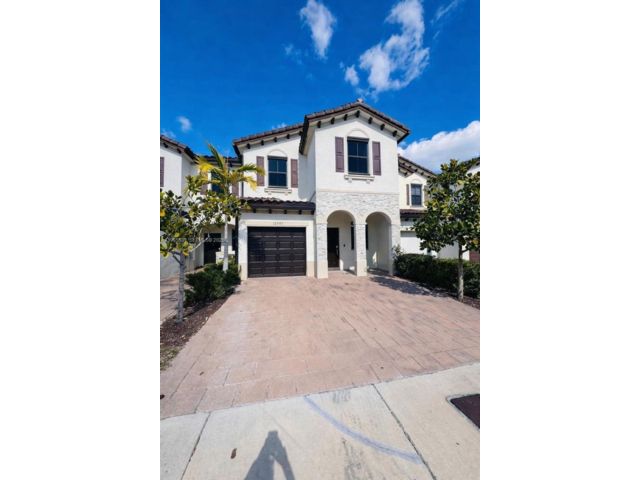  3 BR,  2.50 BTH &nbsp; style home in Miami