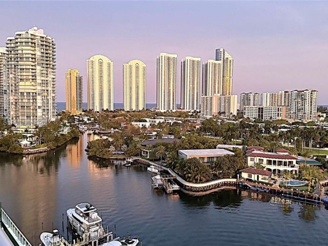  2 BR,  3.00 BTH &nbsp; style home in Aventura