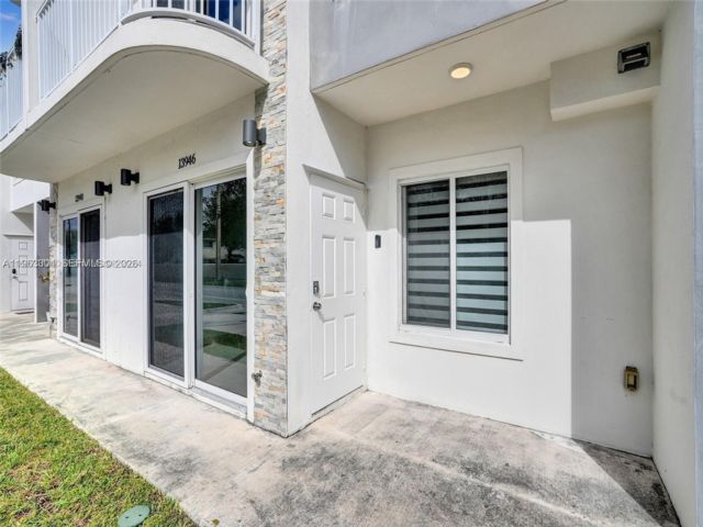  4 BR,  3.50 BTH &nbsp; style home in Homestead