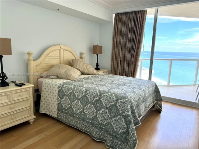  2 BR,  2.50 BTH &nbsp; style home in Aventura