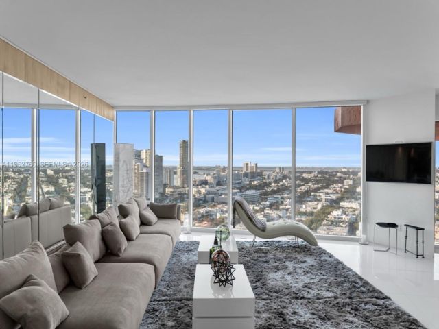  3 BR,  4.50 BTH &nbsp; style home in Carl Fisher