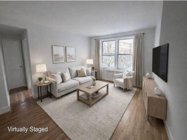  1 BR,  1.00 BTH &nbsp;Co-op style home in Gravesend