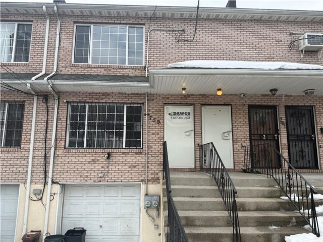  6 BR,  4.00 BTH &nbsp;Multi-family style home in East New York