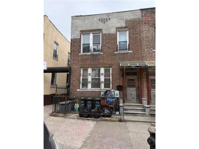 Studio,  5.00 BTH &nbsp;Multi-family style home in Sunset Park
