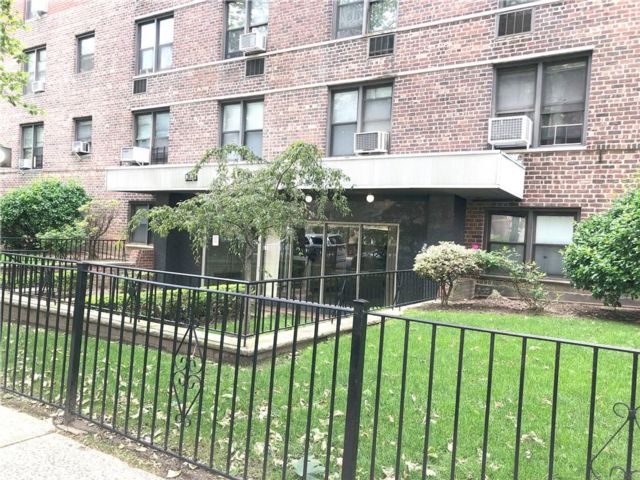  1 BR,  1.00 BTH &nbsp;Co-op style home in Sheepshead Bay