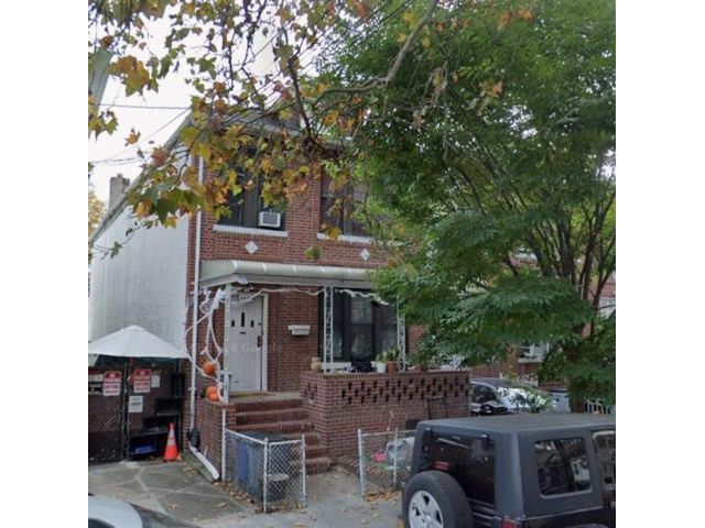  6 BR,  4.00 BTH &nbsp;Multi-family style home in Sheepshead Bay
