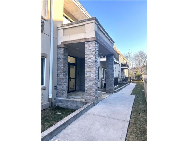  2 BR,  2.00 BTH &nbsp;Condominium style home in New Springville