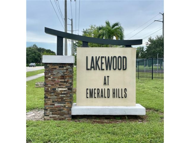  2 BR,  1.00 BTH &nbsp; style home in Hollywood