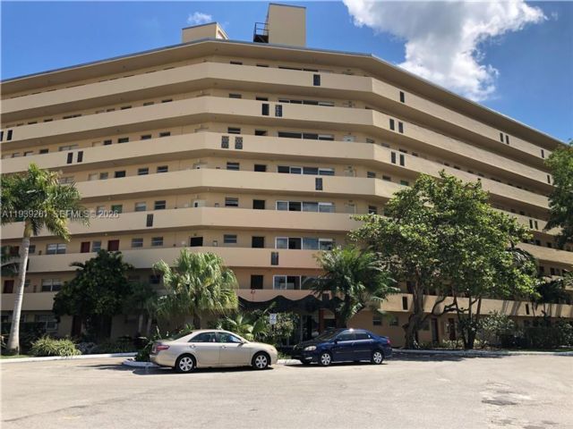  2 BR,  2.00 BTH &nbsp; style home in Miami