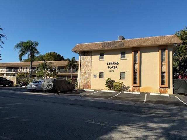  2 BR,  2.00 BTH &nbsp; style home in Hallandale