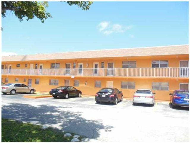  2 BR,  2.00 BTH &nbsp; style home in Miami