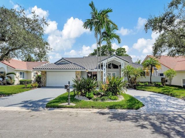  4 BR,  3.00 BTH &nbsp; style home in Coral Springs