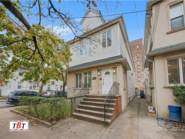  9 BR,  0.00 BTH &nbsp;Multi-family style home in Midwood