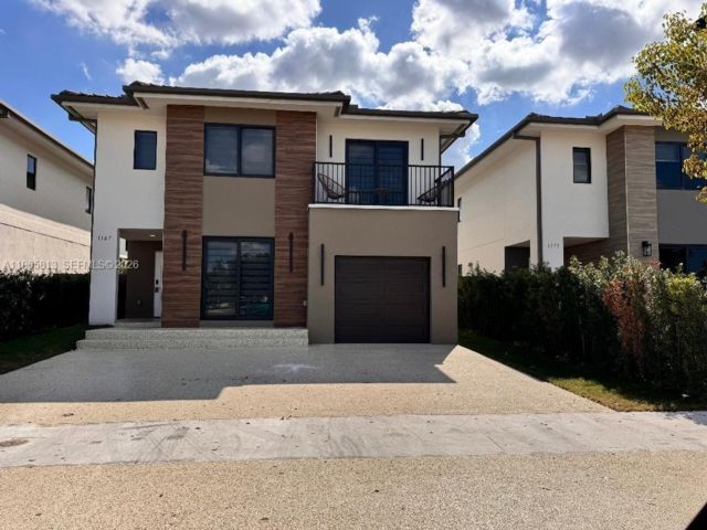  5 BR,  4.50 BTH &nbsp; style home in Florida City