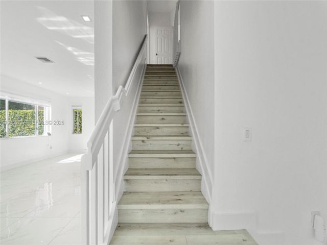 [PHOTO]