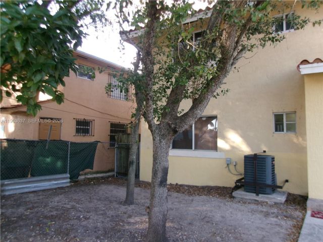  3 BR,  2.50 BTH &nbsp; style home in Miami