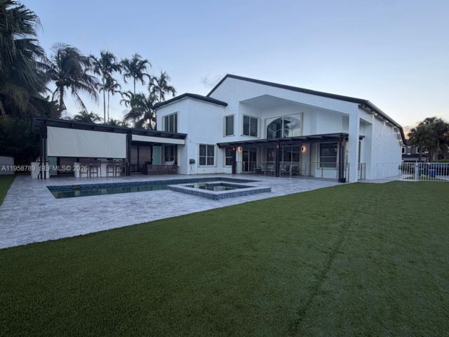  5 BR,  5.00 BTH &nbsp; style home in Miramar