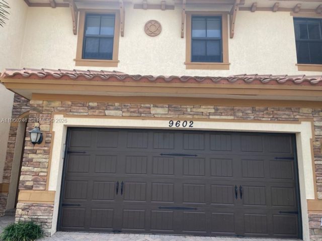  3 BR,  2.50 BTH &nbsp; style home in Parkland